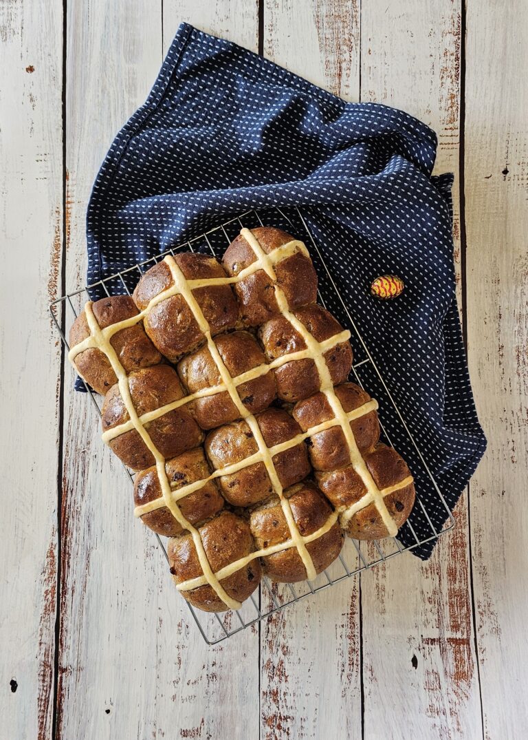 A Simple Hot Cross Bun Recipe (in the bread maker)
