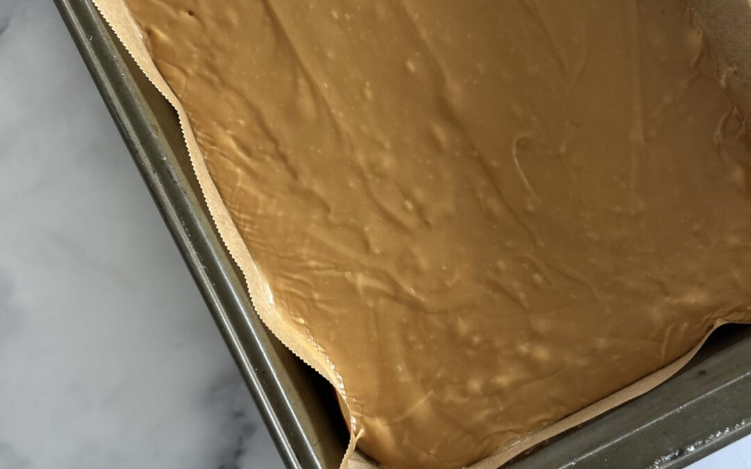Easy two ingredient white chocolate fudge